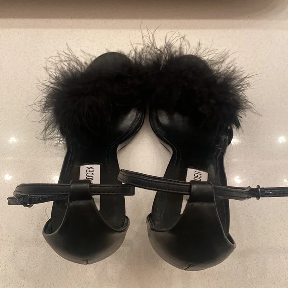 Steve Madden Feather Heel - Picture 4 of 6